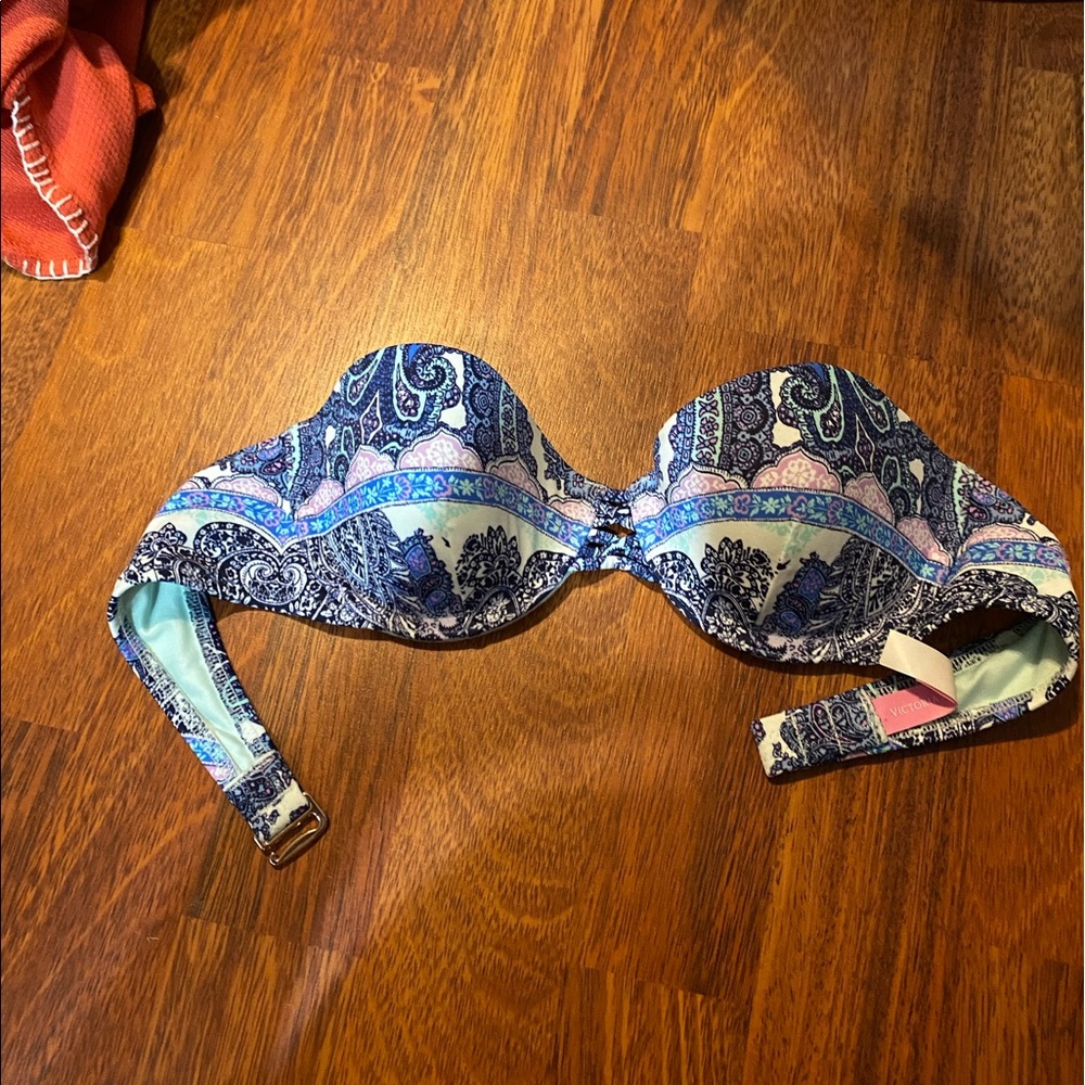 Paisley bikini top VS